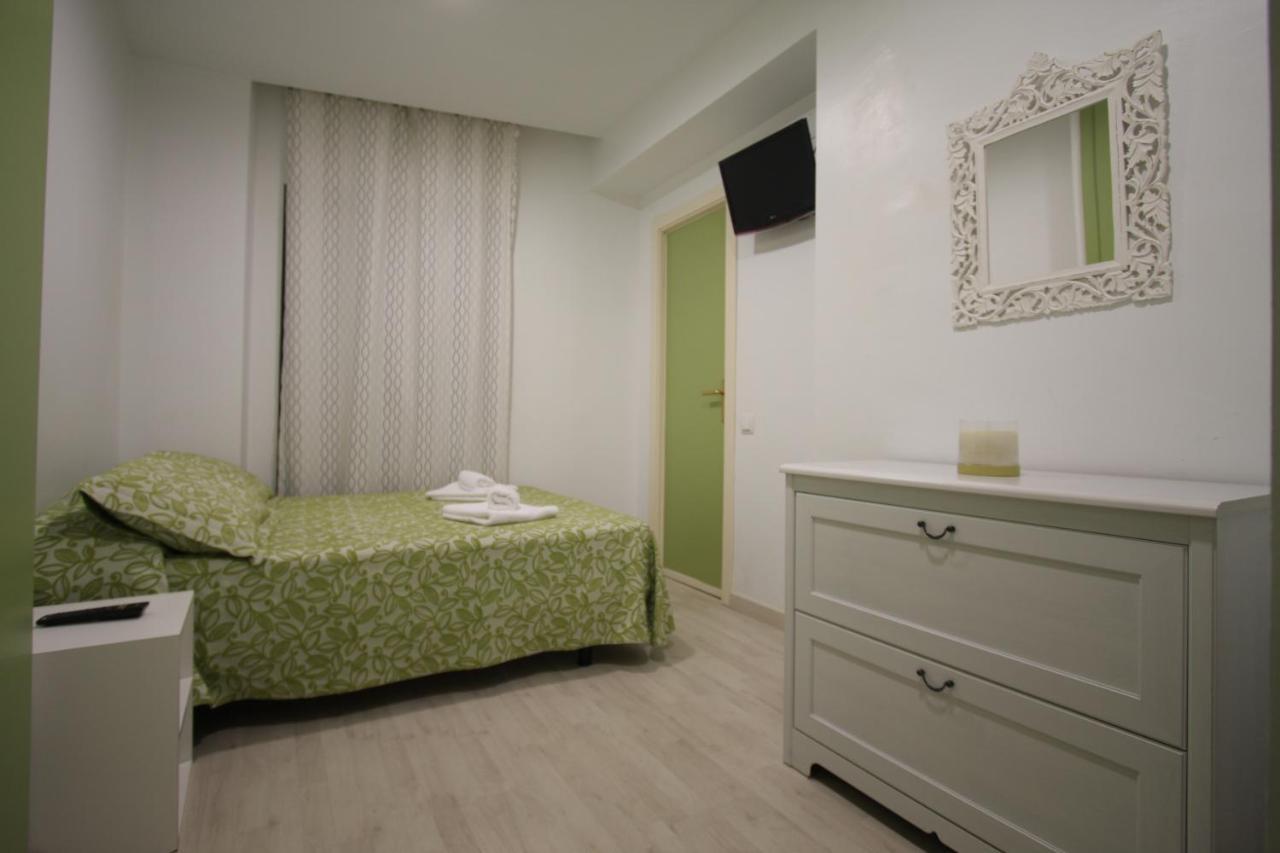 Residencia Universitaria Tagaste Appartement