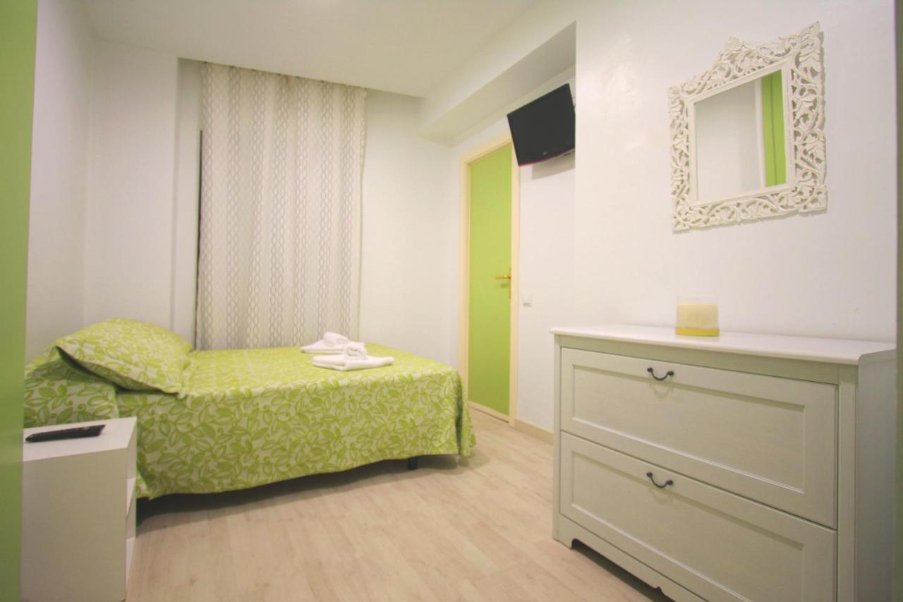 Residencia Universitaria Tagaste Appartement *